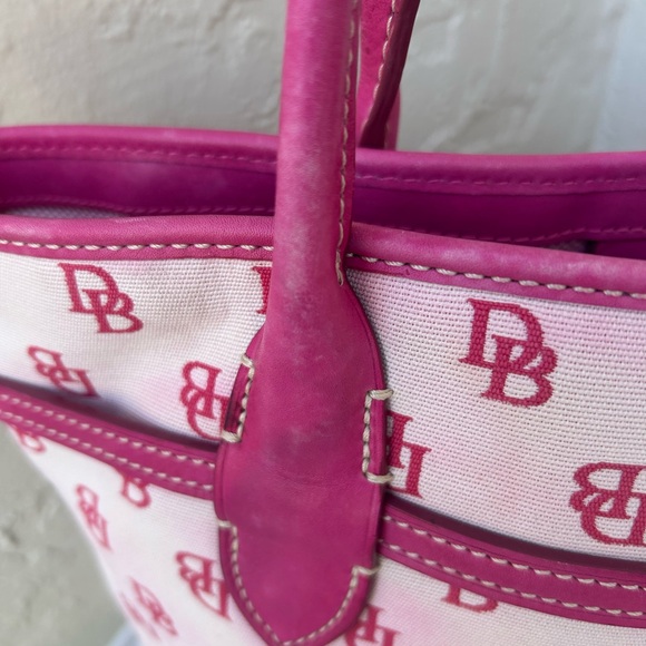 vintage Dooney & Bourke white and pink monogram canvas tote bag - Picture 6 of 11